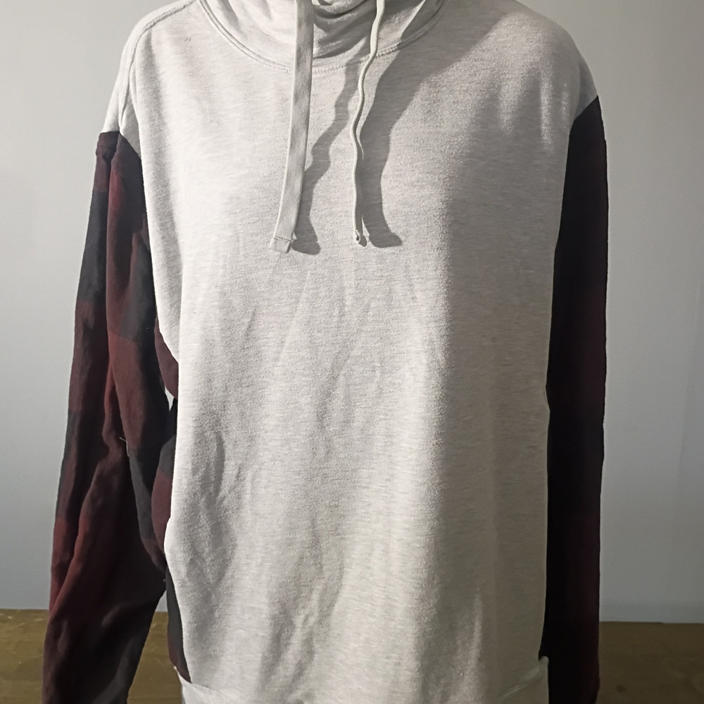 Upcycled Light Gray Hoodie with Flannel Maroon Contrast Sleeves